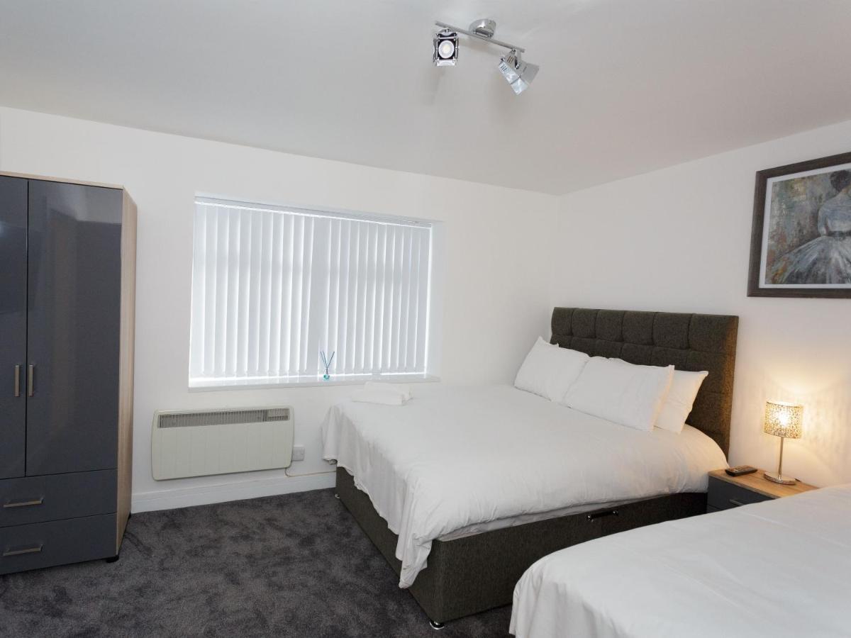 Live In Leeds Greenhill Bungalows Exterior photo